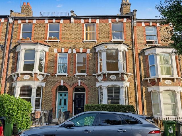 4 bedroom ground maisonette for sale