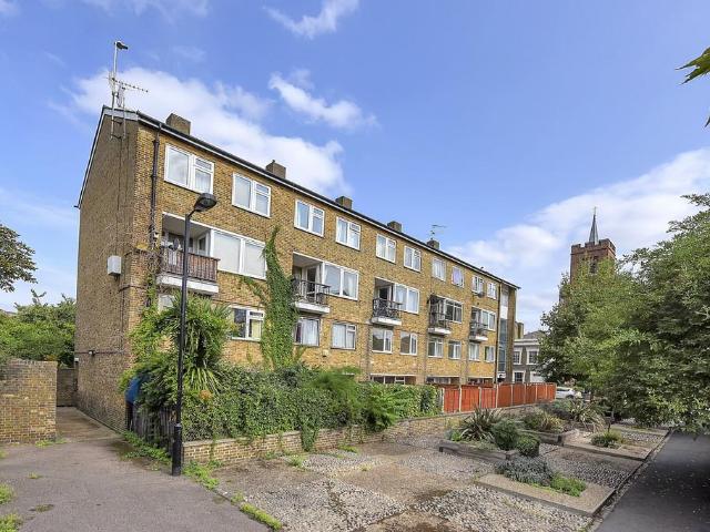 4 bedroom ground maisonette to rent
