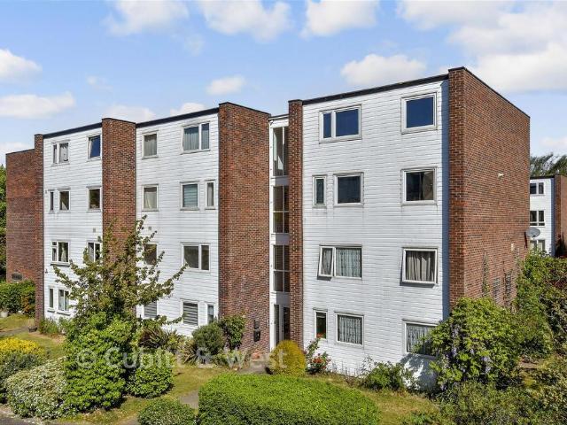 4 bedroom ground flat for sale