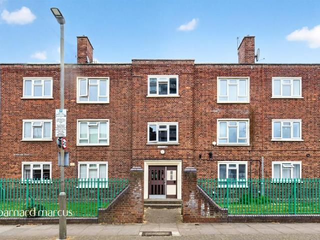 3 bedroom ground flat for sale