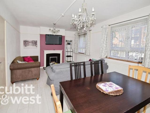 4 bedroom ground floor flat to rent