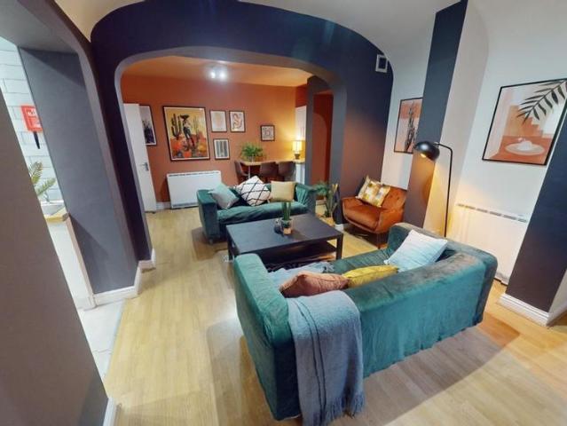 4 bedroom ground floor flat to rent