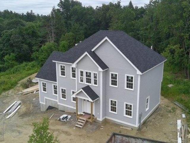 4 bedroom, Groveland MA 01834 105440409