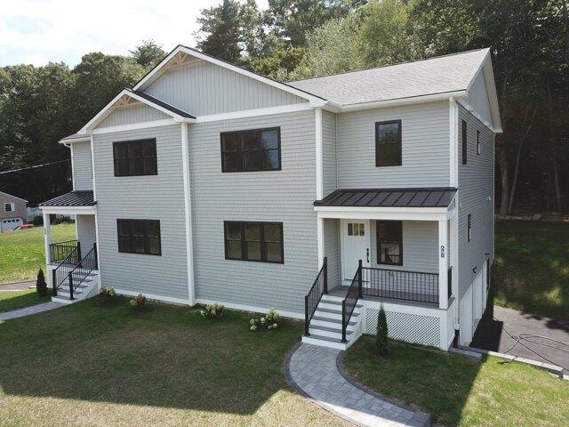 4 bedroom, Groveland MA 01834 105442794