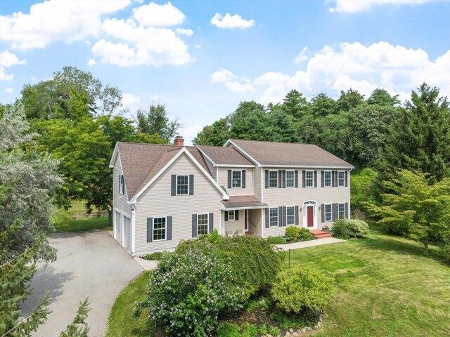 4 bedroom, Groveland MA 01834 105476933