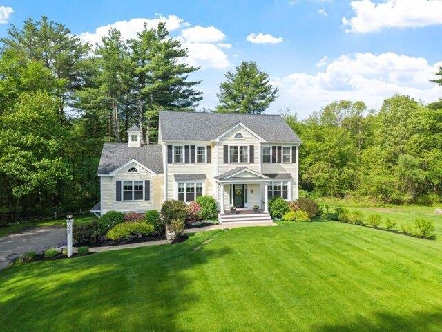 4 bedroom, Groveland MA 01834 105574554