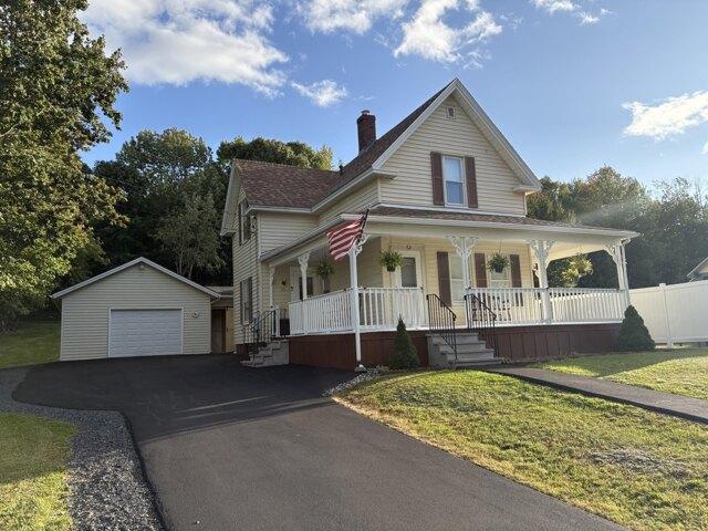 4 bedroom, Guilford ME 04443 105633100