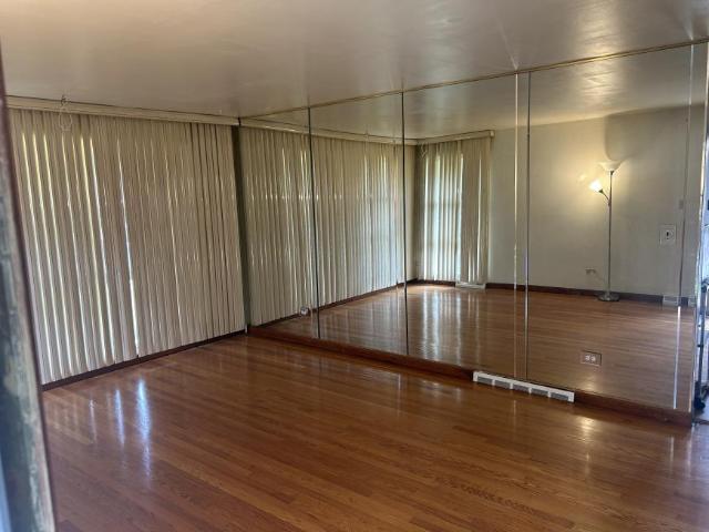 4 bedroom, Dolton IL 60419 105434160