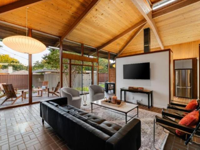 4 bedroom, Dallas TX 75225 105898990