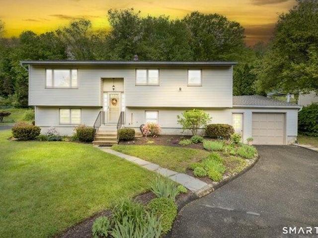 4 bedroom, Danbury CT 06811 104715775