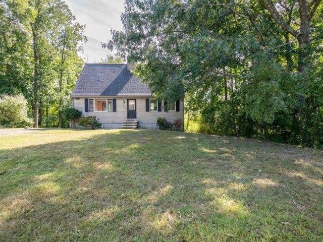 4 bedroom, Danvers MA 01923 105386074