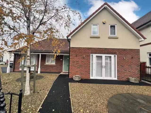 4 bedroom detached bungalow for rent in Durham Road, Spennymoo.