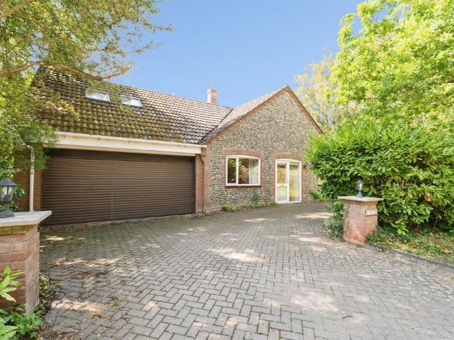 4 bedroom detached bungalow for sale