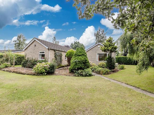 4 bedroom detached bungalow for sale