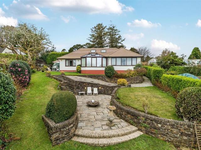4 bedroom detached bungalow for sale