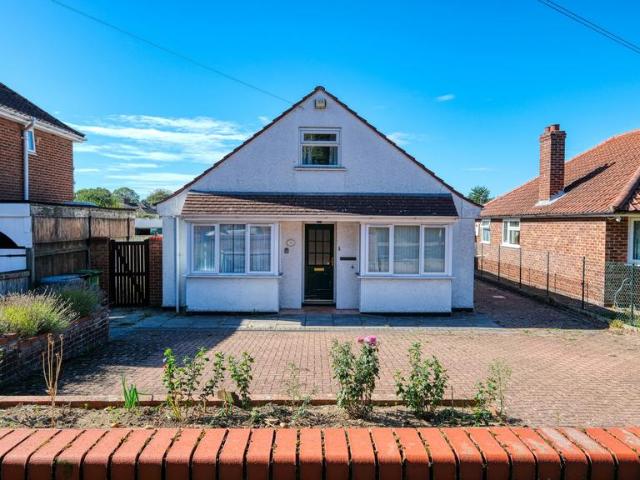 4 bedroom detached bungalow for sale