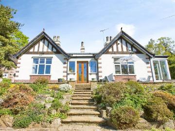 4 bedroom detached bungalow for sale