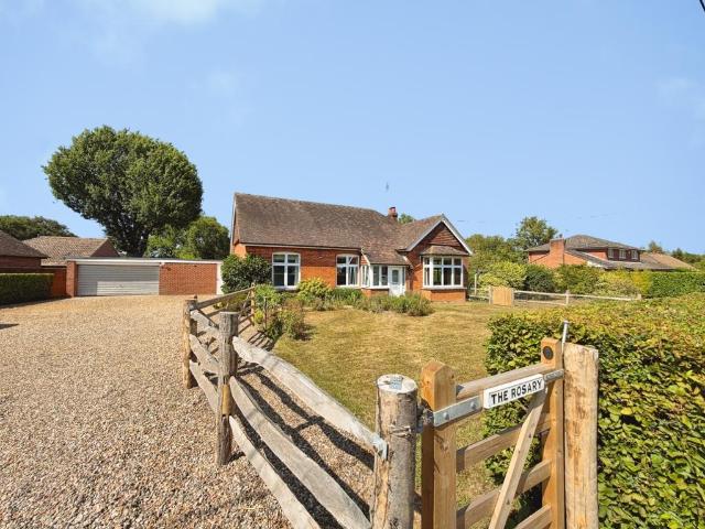4 bedroom detached bungalow for sale