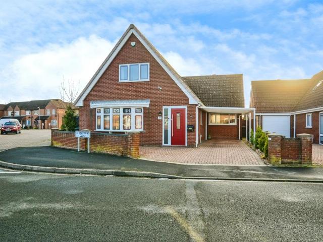 4 bedroom detached bungalow for sale