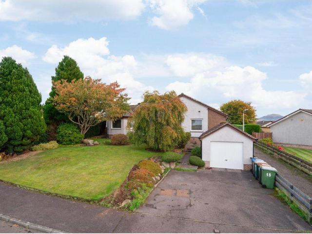 4 bedroom detached bungalow for sale
