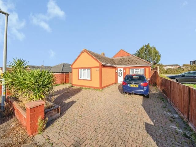 4 bedroom detached bungalow for sale