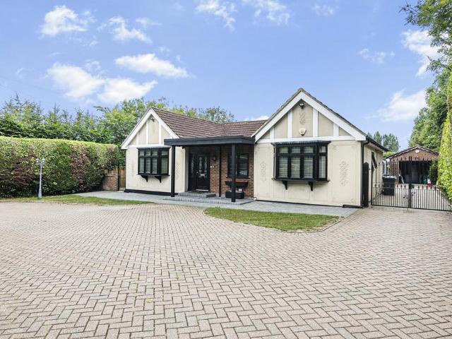 4 bedroom detached bungalow for sale