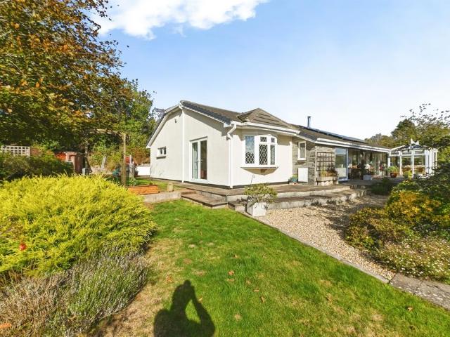 4 bedroom detached bungalow for sale