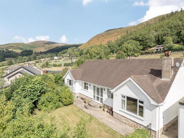 4 bedroom detached bungalow for sale
