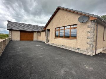 4 bedroom detached bungalow for sale