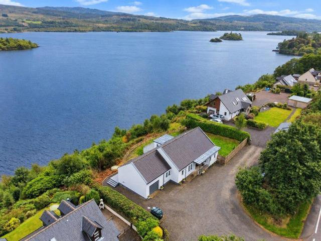 4 bedroom detached bungalow for sale