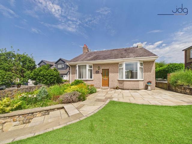 4 bedroom detached bungalow for sale