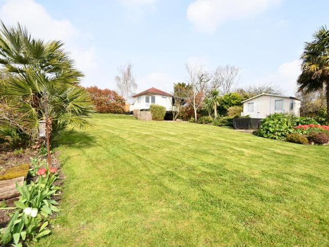 4 bedroom detached bungalow for sale