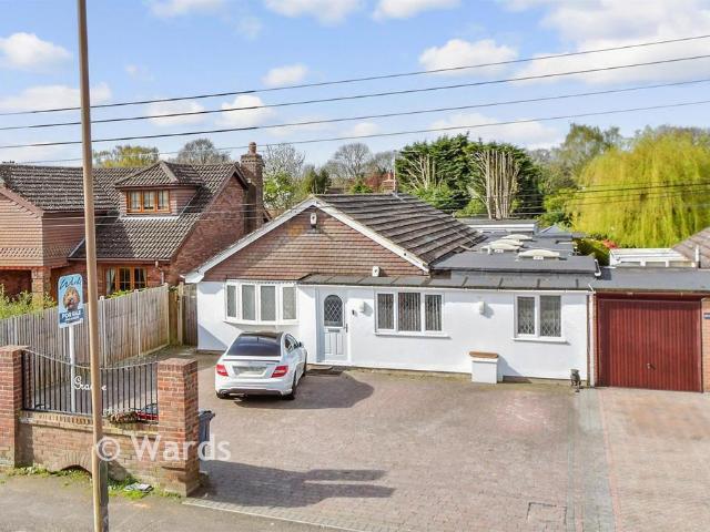 4 bedroom detached bungalow for sale