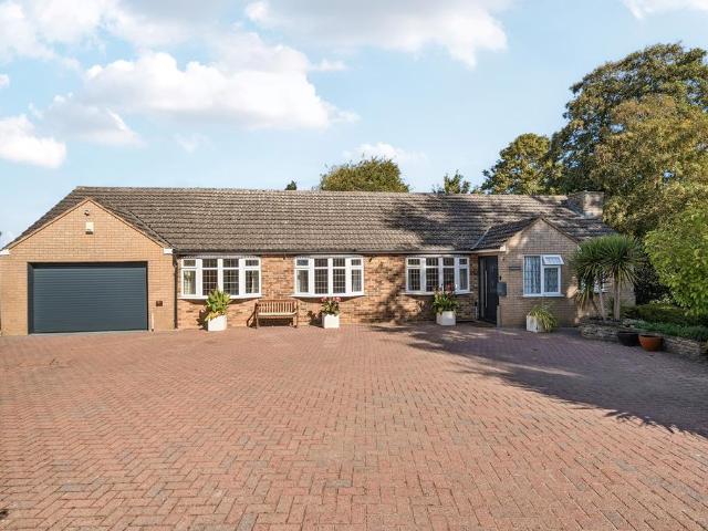 4 bedroom detached bungalow for sale