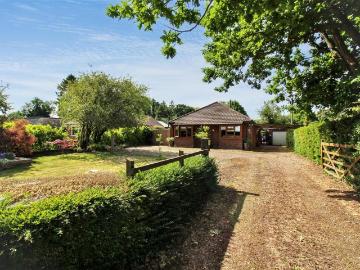 4 bedroom detached bungalow for sale