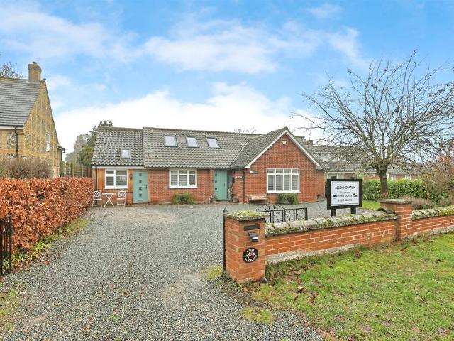 4 bedroom detached bungalow for sale