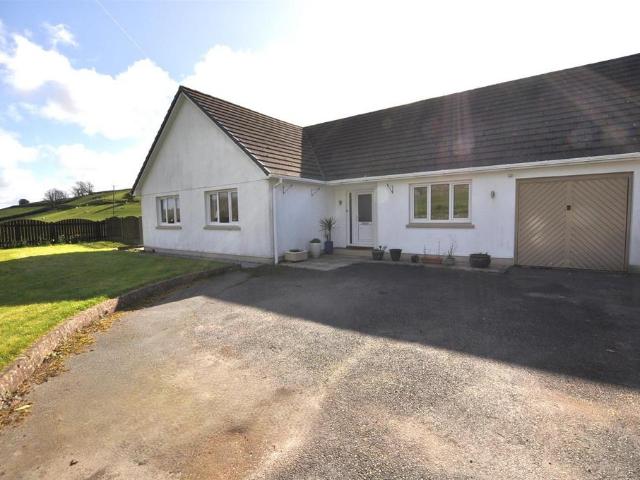 4 bedroom detached bungalow for sale