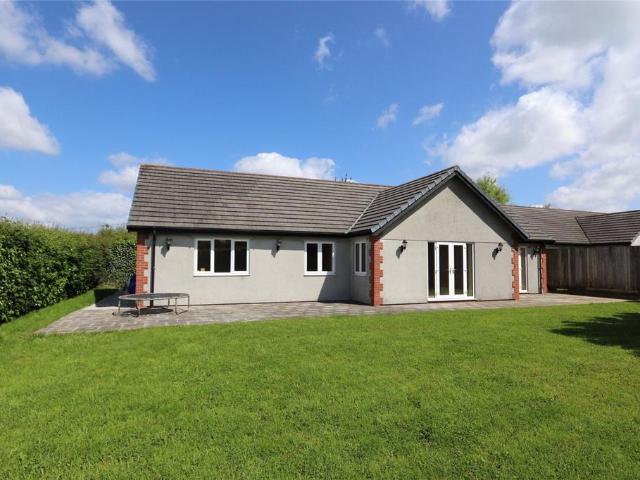 4 bedroom detached bungalow for sale