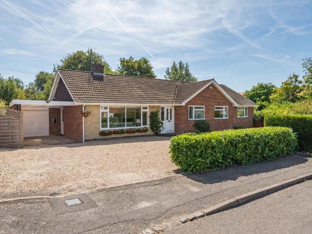 4 bedroom detached bungalow for sale