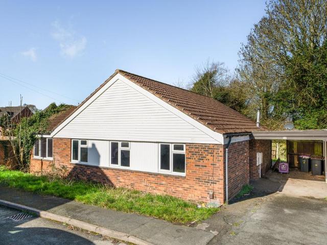 4 bedroom detached bungalow for sale