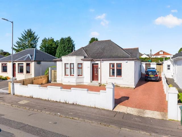 4 bedroom detached bungalow for sale