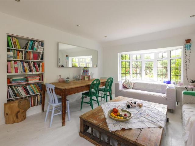 4 bedroom detached bungalow for sale