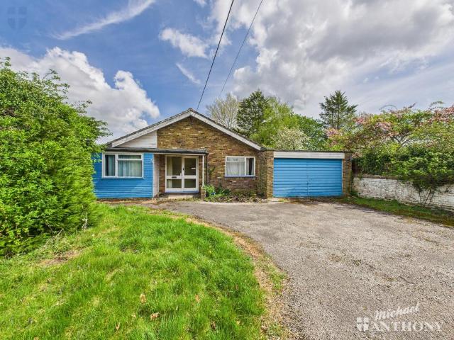 4 bedroom detached bungalow for sale