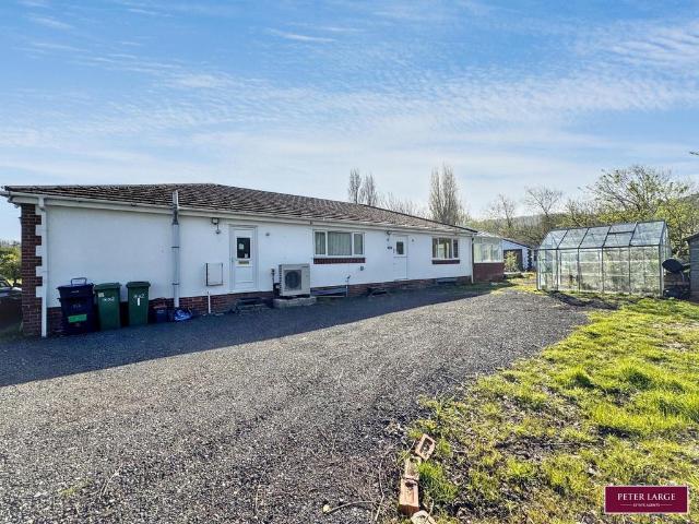4 bedroom detached bungalow for sale
