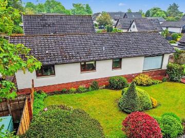4 bedroom detached bungalow for sale