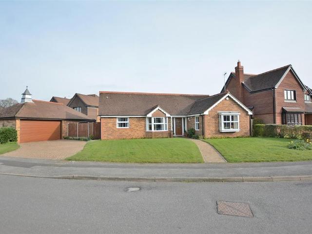 3 bedroom detached bungalow for sale