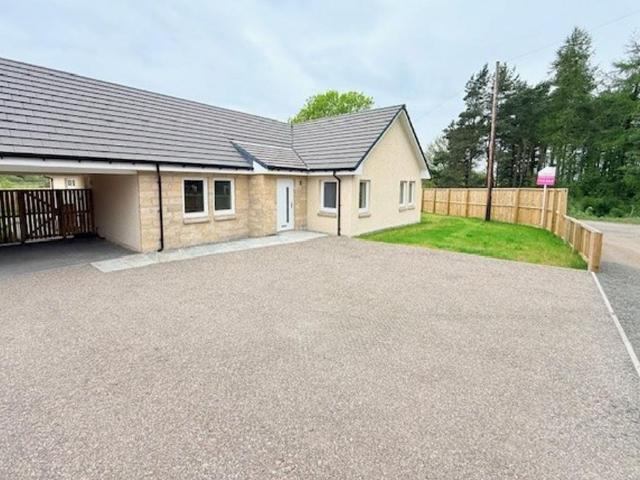 4 bedroom detached bungalow for sale