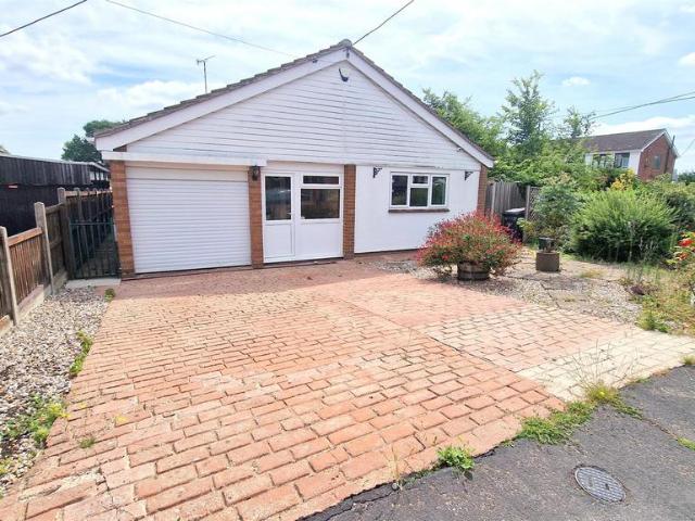 4 bedroom detached bungalow for sale