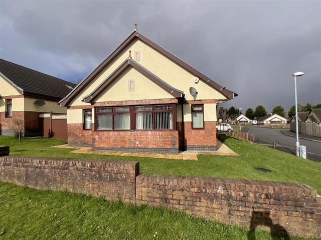 4 bedroom detached bungalow for sale
