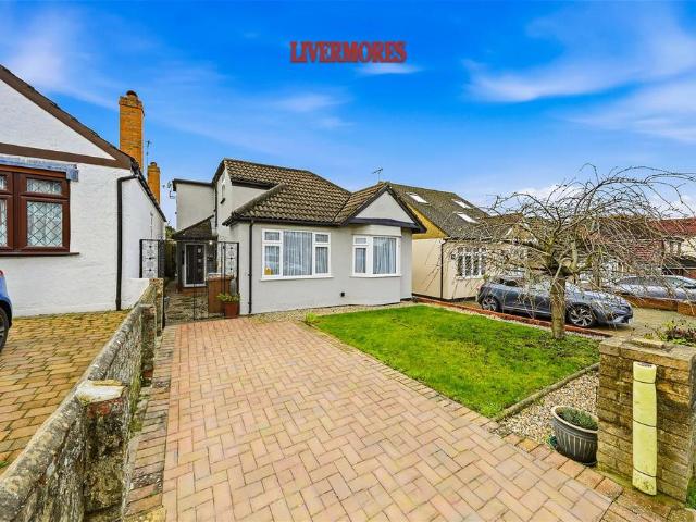 4 bedroom detached bungalow for sale
